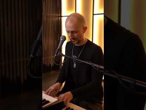 Anteprima video "Alessandro Seno acoustic live" su Lyrium