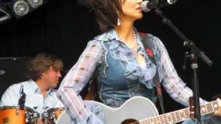 Pam Tillis - Silver Wings - Walkin' After Midnight.MP4