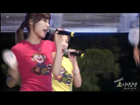 090605.Hyoyeon.Kissing you.