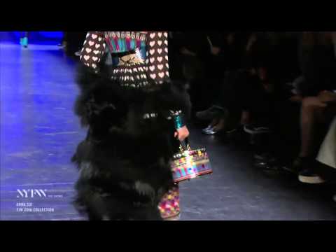 Model Yasmin Wijnaldum almost falls at Anna Sui Fall/Winter 2016-2017 fashion show