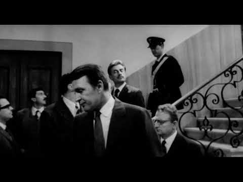 Alberto Lionello in Signore & signori canta il tema di Dead by Daylight nel 1965