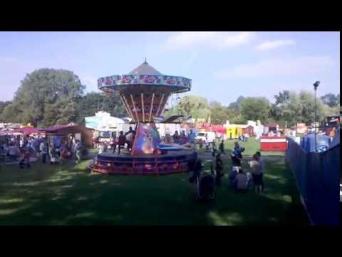 Lustiges Kettenkarussell auf dem Laternenfest 2015 in Halle Saale