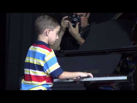 SERENATA - RAFAEL AMBRÓSIO NO PIANO