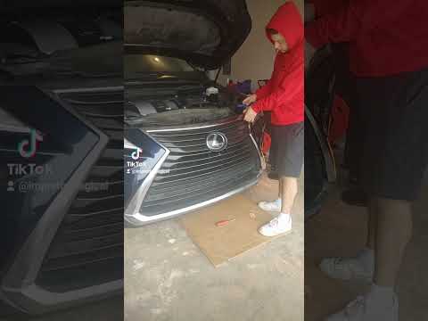 Changing Front Grille/Fascia 2018 Lexus RX 350