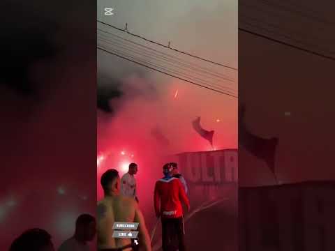 "llegada de la barra Ultra fiel clásico Olimpia motagua" Barra: La Ultra Fiel &bull; Club: Club Deportivo Olimpia