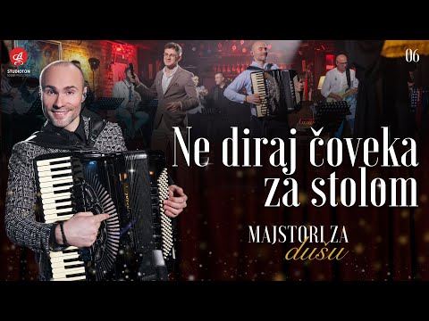 ORKESTAR ALEKSANDRA SOFRONIJEVICA - NE DIRAJ COVEKA ZA STOLOM (Live) [OFFICIAL VIDEO]