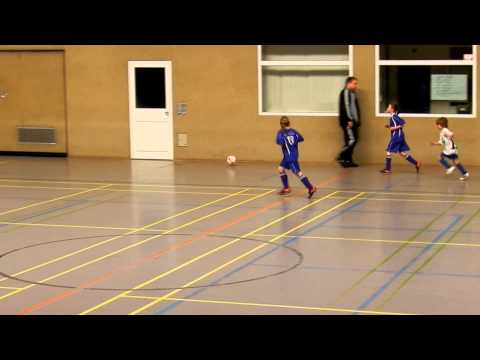 SVN Bambinis 2010/11 - Turnier in Heiligenrode  - Tuspo Waldau 2-0.mov
