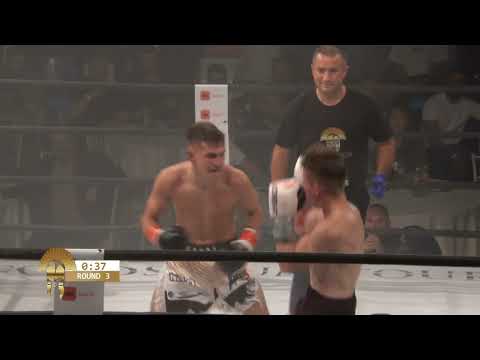 Show! Sebi Gal a debutat pe cardul principal chiar la Brașov la COLOSSEUM 47 alături de Emanuel Vlad