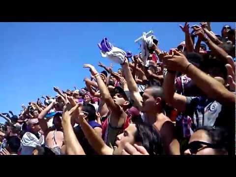 "Ultra Morada - En Costa Rica hay una banda que es la mas loca..â™ªâ™«â™ª en el puerto" Barra: Ultra Morada &bull; Club: Saprissa