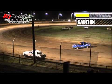Modified Production - Heat 14 - Maryborough Speedway - 31.12.11