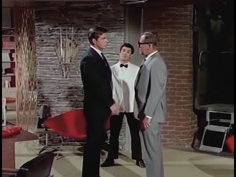 Primera aparición de Bruce Lee en "El avispón verde" (1966)