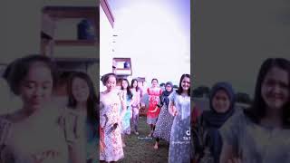 Download lagu Story TikTok Joget Viral Versi ibu ibu daster #shorts mp3 Download lagu Story TikTok Joget Viral Versi ibu ibu daster #shorts mp3
