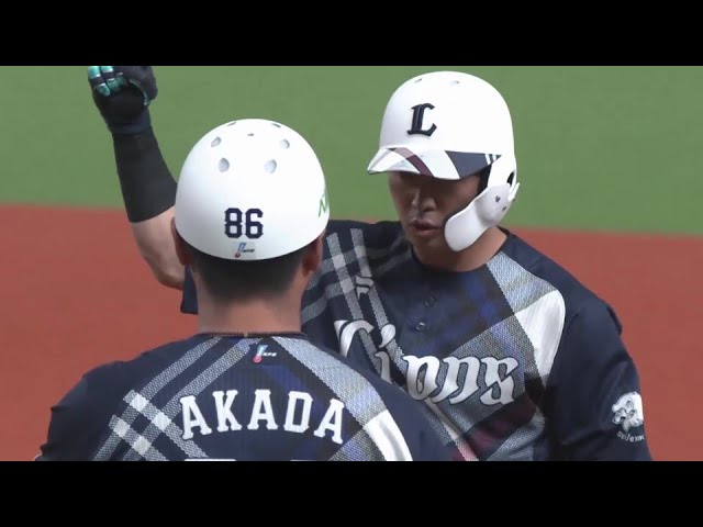 【3回裏】4番の仕事を果たす!! ライオンズ・岸潤一郎 右方向へのタイムリーヒットで先制!! 2024年7月6日 埼玉西武ライオンズ 対 千葉ロッテマリーンズ