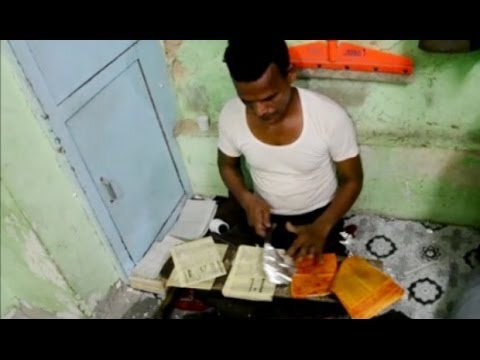 download lagu mp3 mp4 Is Vark Vegetarian, download lagu Is Vark Vegetarian gratis, unduh video klip Is Vark Vegetarian