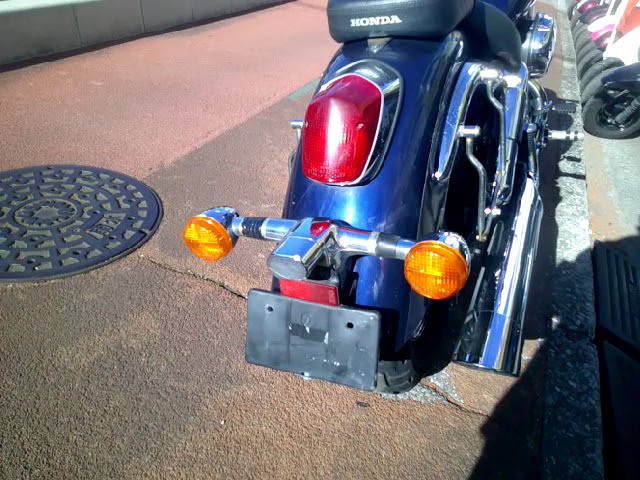 シャドウ400/ホンダ 水冷4サイクルVツインエンジン メタリックネイビー