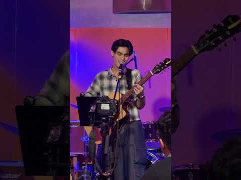 Drei Sugay rocks the stage at #StartPopNight! 🎸🔥