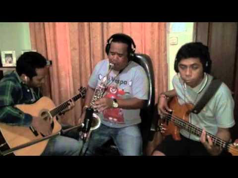 Beta Belayar Jauh  by : Nicky Manuputty (sax) - Dennis Talakua (guitar) & YudiTh Ferdinandus﻿ (bass)