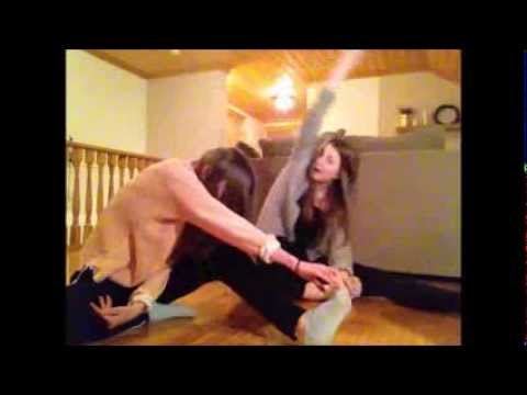 testar lite yogaövningar