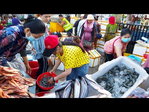 Amazing Foods And People Activities At Chhbar Ampov Early Morning