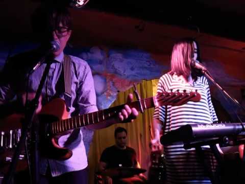 Winter Drones - Towns Alight (Live @ The Shacklewell Arms, London, 26/07/14)