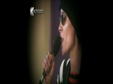 Helicopter Girl - 'Aliens For Breakfast' live performance & interview