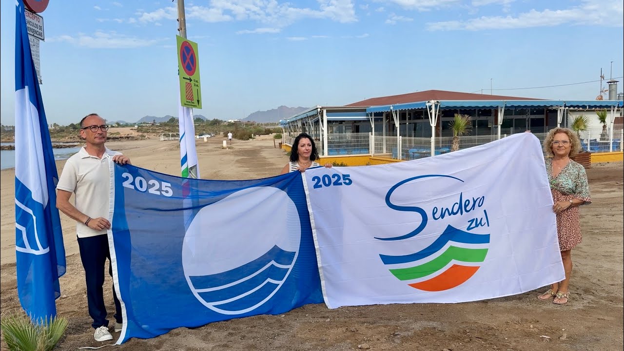 Las banderas azules ondean ya en 7 preciosas playas de Águilas y en sus dos puertos deportivos