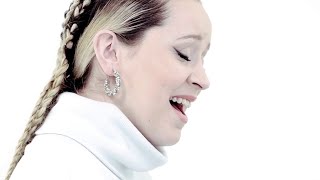 Videoklip Dominika Mirgová - Talizman s textom piesne