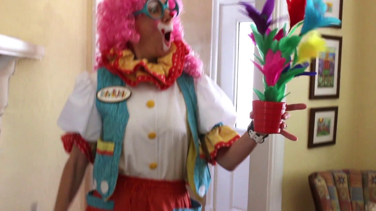 Promotional video thumbnail 1 for Silly Jilly the Balloon Artist