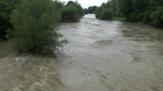 preview picture of video 'Hochwasseralarm entlang der Raab - Raab-Brücke Jennersdorf / St. Martin'