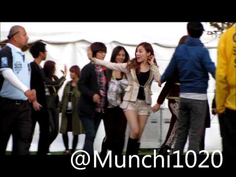 (Fancam) SNSD walking by at SBS Super Concert 121110