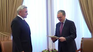 Новоназначенный посол Украины вручил копии верительных грамот министру иностранных дел Армении