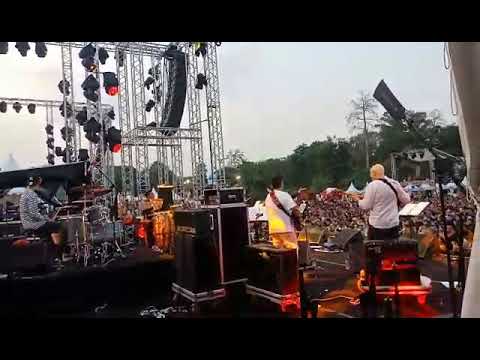 Harry Toledo ( with Bali Lounge )