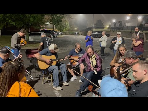Mark O'Connor, Ridge Roberts - "Grey Eagle" parking lot jam session 2024