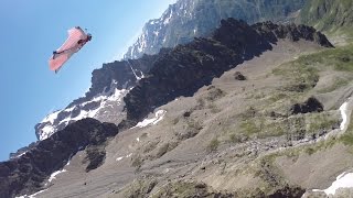 preview picture of video 'Endless Wingsuit flight at Olan Peak'