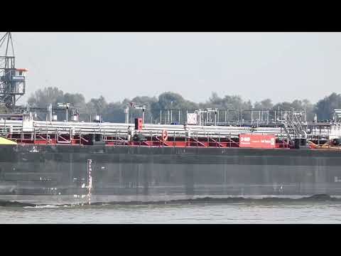 Mts Stolt Ludwigshafen 🤜⚓🤛 In de afvaart op de Waal bij Ooij #inlandshipping