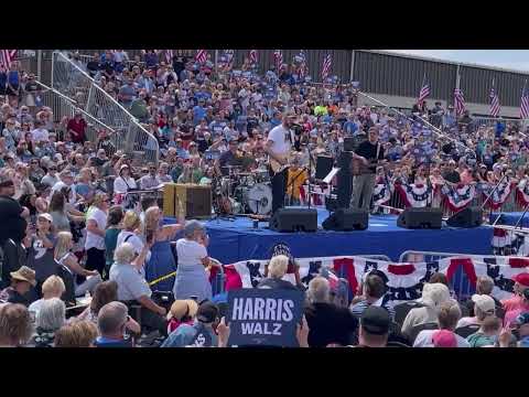 Bon Iver perform 1862 patriotic song "Battle Cry of Freedom" at Harris-Walz rally