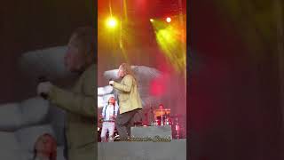 Kelly Family,Mönchengladbach 15.6.19, Jimmy &amp; Joey singen  &quot;Stay beside me&quot;