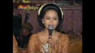 Download lagu Kembang Rawe - Voc. Rini, Karawitan Mudho Laras mp3