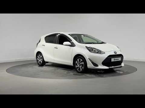 Toyota Aqua 360 CAMERAS HYBRID AUTOMATIC - Image 2