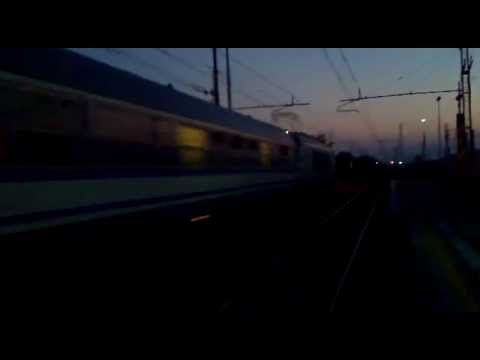 Espresso con auto al seguito