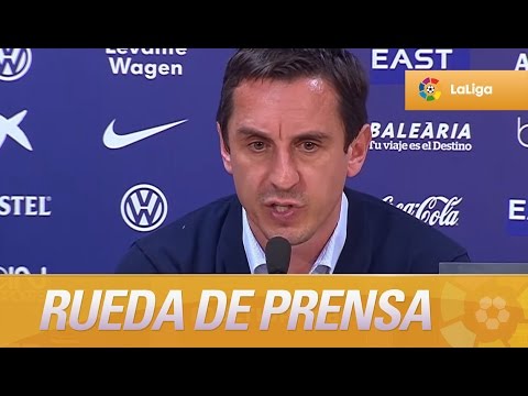 Neville: "Esto es inaceptable e indefendible, pido perdón"