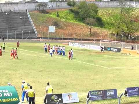 Assisense 3x2 Inter de Bebedouro - Estádio Tonicão, Assis/SP 22SET2013: Cobrança de falta da Inter