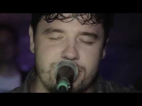 TIAGO GOIS - Clipe Oficial - Eu olho e Espero Nele