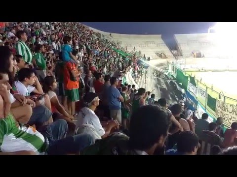 "Desamparados 2 - Trinidad 1 - Torneo Federal B 2016 (hinchada)" Barra: La Guardia Puyutana &bull; Club: Sportivo Desamparados