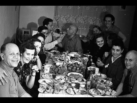 Как ходили в гости в СССР: о традициях, угощениях и развлечениях