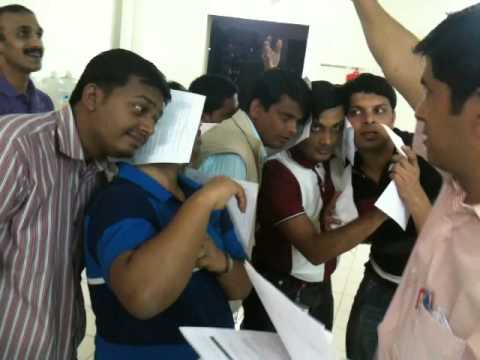 Seth Brings Jon Snow to a Dinner Party - Late Night with