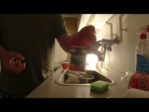 MongoTV_10179 - SPISER LILLE SKÅL SLIK MANDAG MIDNAT MED SALMIAKLAKRIDS PASTILLER OG VINGUMMI