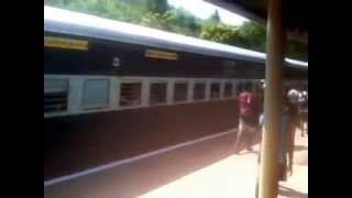 preview picture of video 'Smooth departure of 10103 Mandovi Express'