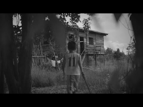 Alejandro y María Laura - Nadie puede amar a un fantasma (Video Oficial)