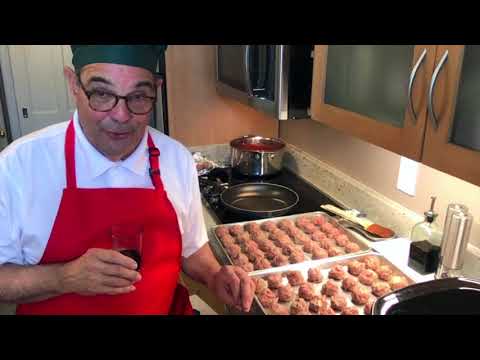 Cooking with Eddie: La Mia Cucina Ep 6  Mom's Meatballs